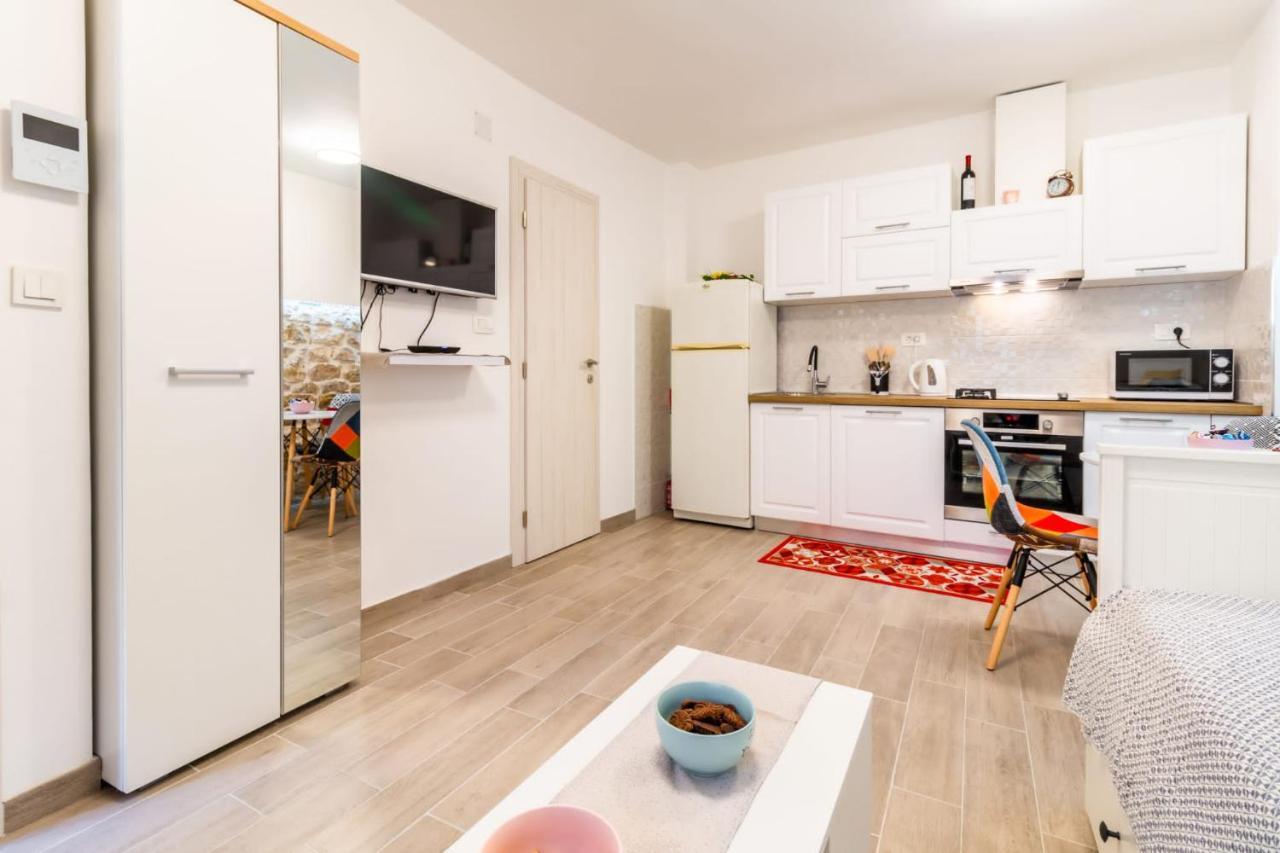 Studio apartman Mirela Kaštel Štafilić Kaštela Esterno foto